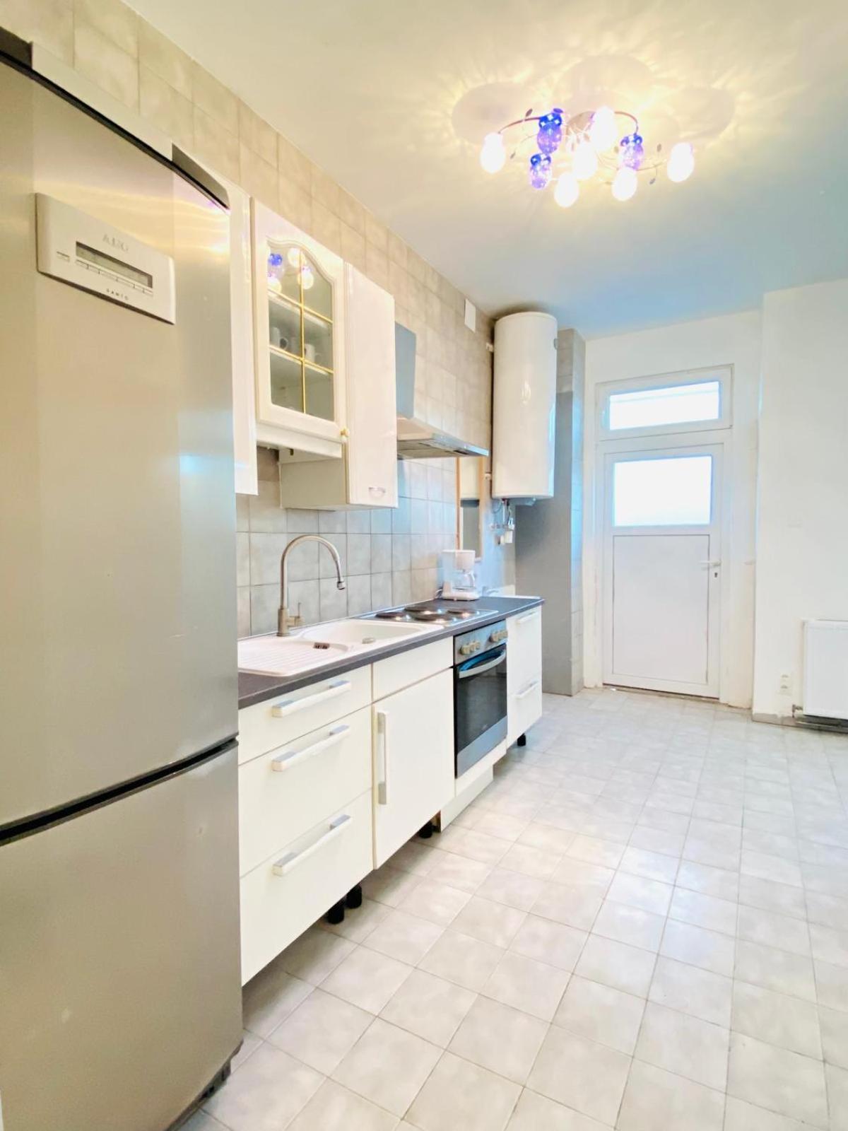 Bright 5Br Shared Apartment W Great Transport Link Vienne Extérieur photo